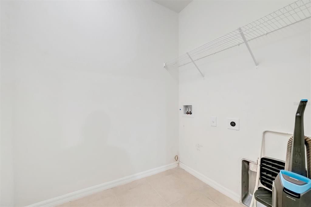 待售: $419,000 (4 贝兹, 2 浴室, 2505 平方英尺)