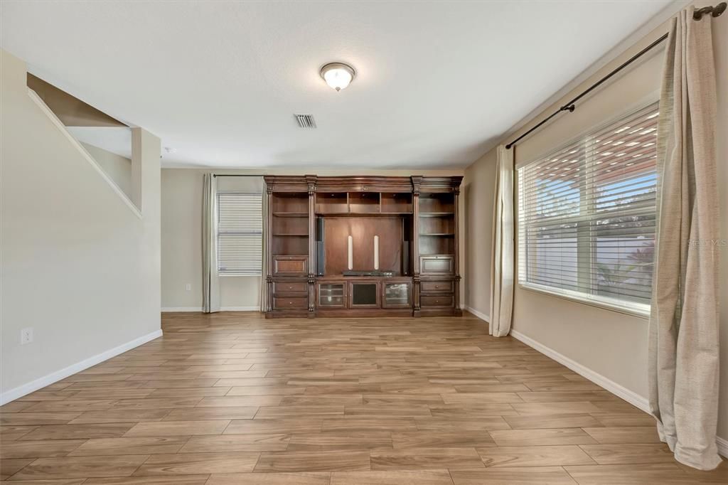 待售: $419,000 (4 贝兹, 2 浴室, 2505 平方英尺)