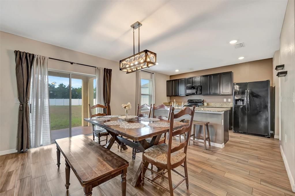 待售: $419,000 (4 贝兹, 2 浴室, 2505 平方英尺)