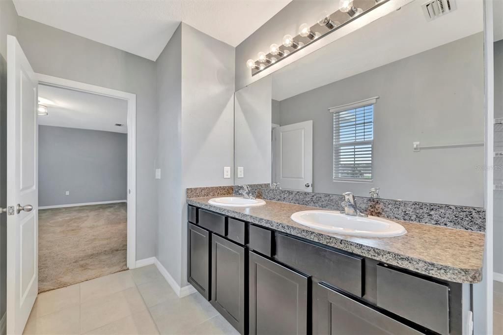 待售: $419,000 (4 贝兹, 2 浴室, 2505 平方英尺)