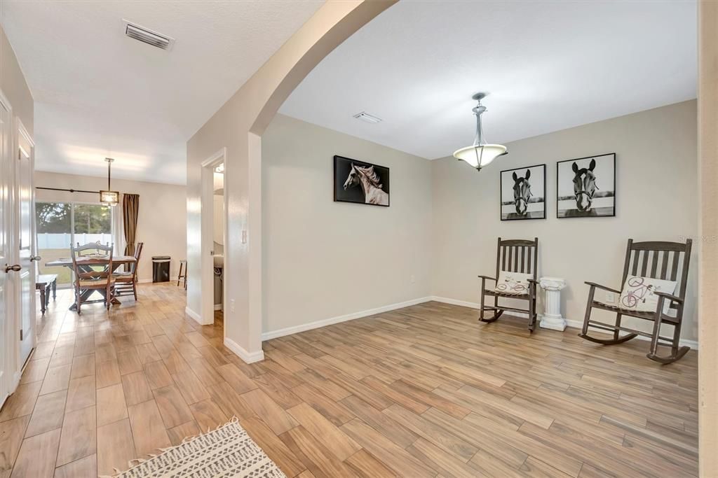 待售: $419,000 (4 贝兹, 2 浴室, 2505 平方英尺)