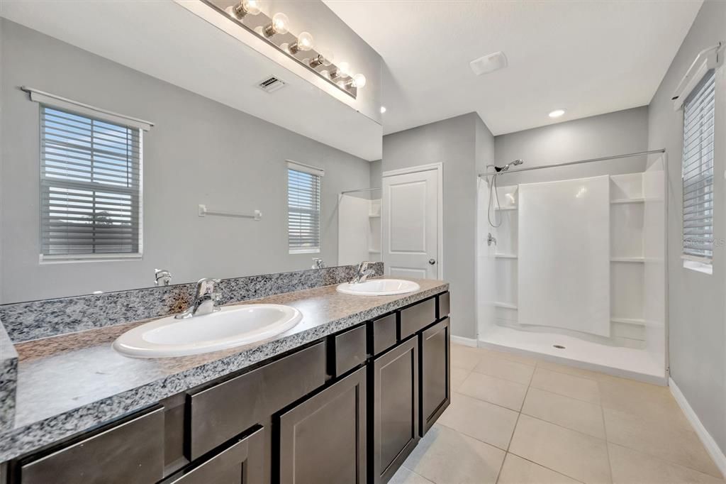 待售: $419,000 (4 贝兹, 2 浴室, 2505 平方英尺)