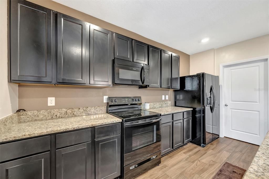 待售: $419,000 (4 贝兹, 2 浴室, 2505 平方英尺)