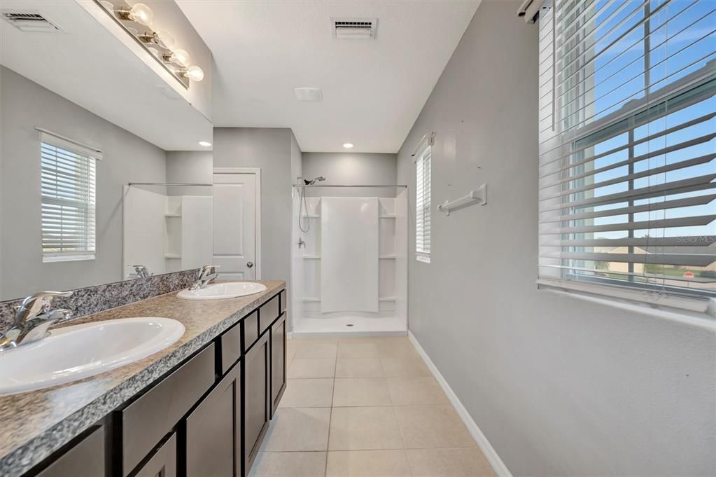 待售: $419,000 (4 贝兹, 2 浴室, 2505 平方英尺)