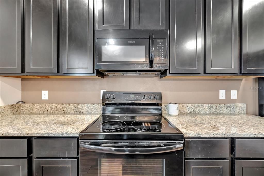 待售: $419,000 (4 贝兹, 2 浴室, 2505 平方英尺)