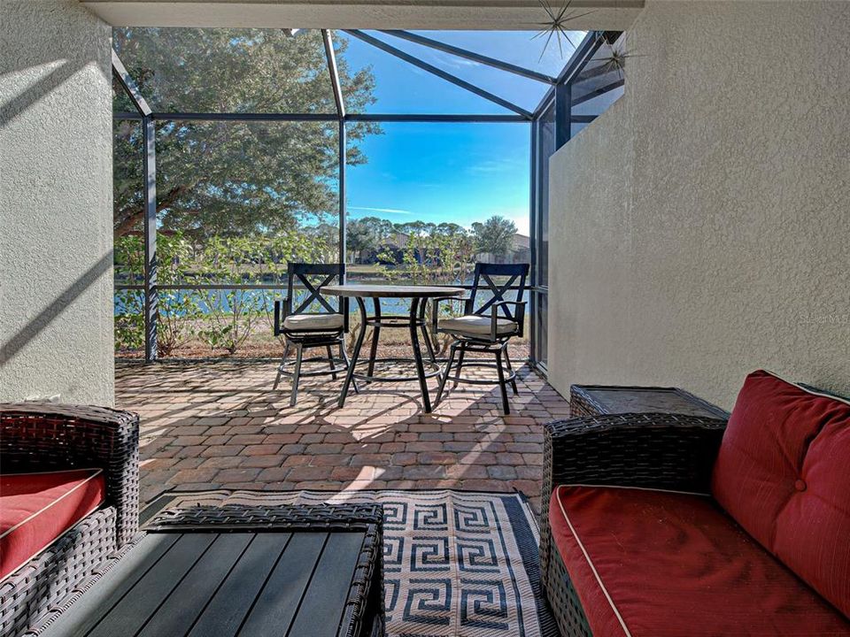 For Sale: $337,500 (2 beds, 2 baths, 1572 Square Feet)