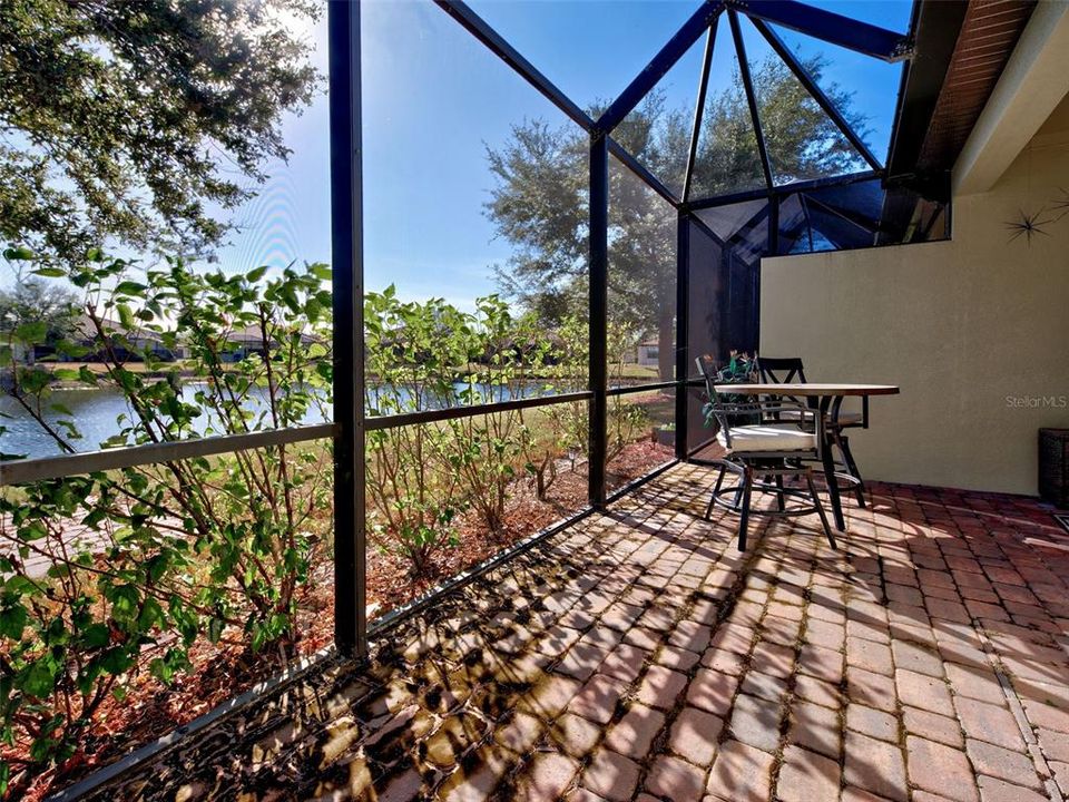 For Sale: $337,500 (2 beds, 2 baths, 1572 Square Feet)