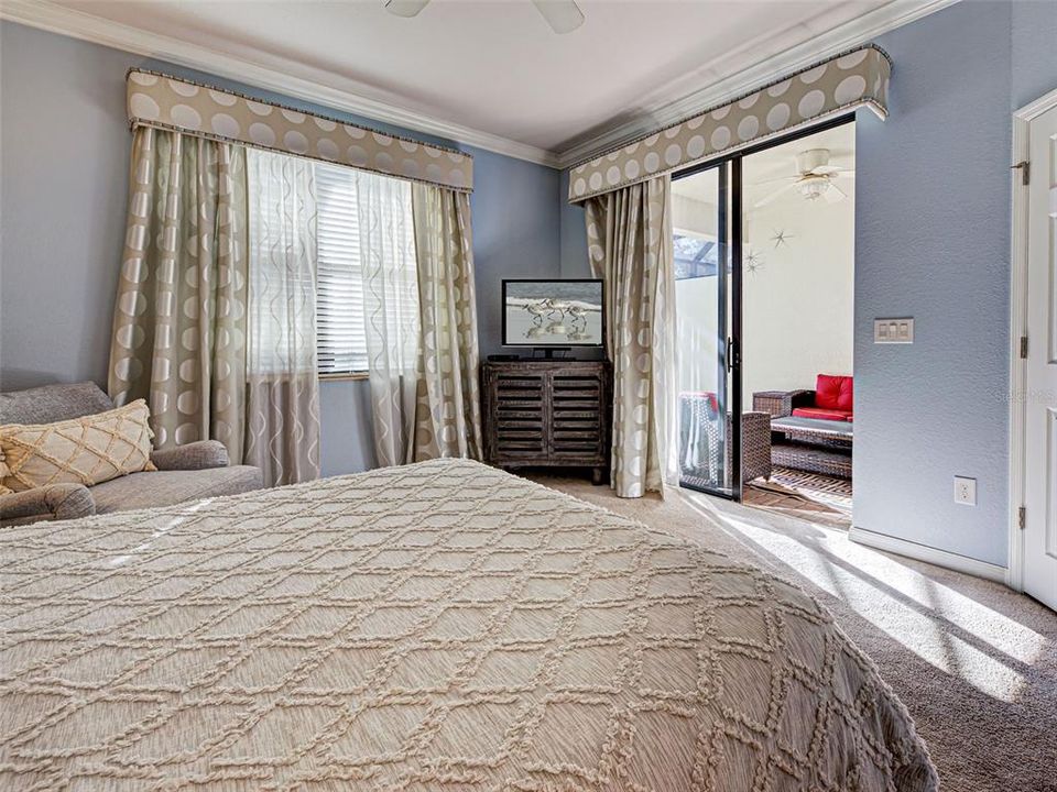 For Sale: $337,500 (2 beds, 2 baths, 1572 Square Feet)