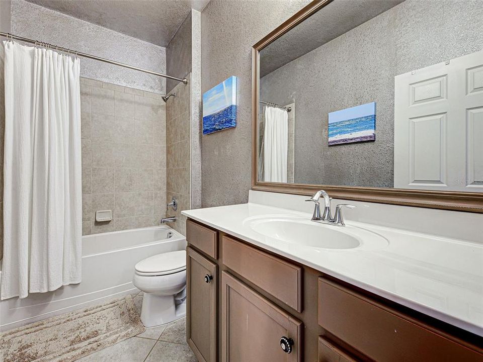 For Sale: $337,500 (2 beds, 2 baths, 1572 Square Feet)