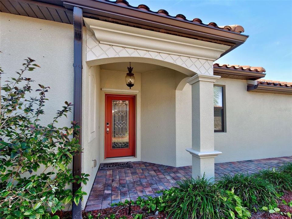 For Sale: $337,500 (2 beds, 2 baths, 1572 Square Feet)