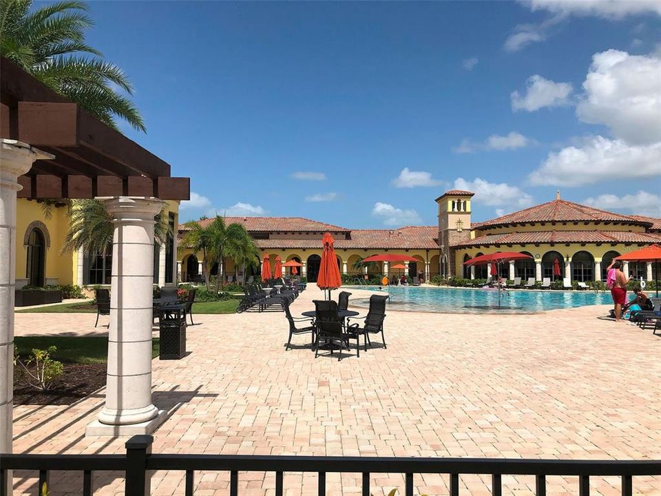 For Sale: $337,500 (2 beds, 2 baths, 1572 Square Feet)