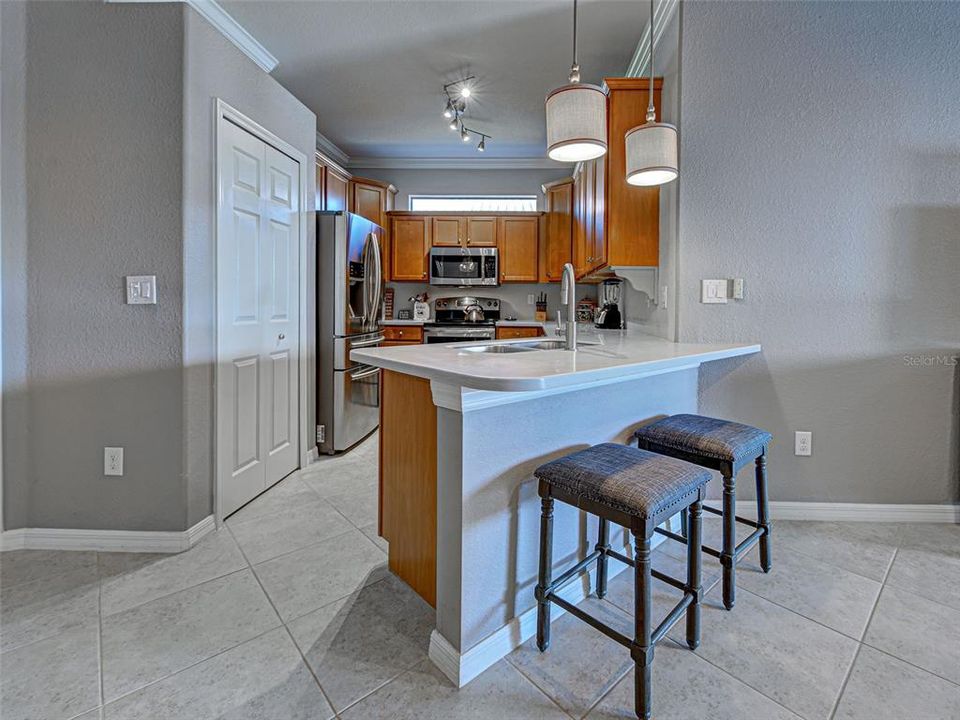 For Sale: $337,500 (2 beds, 2 baths, 1572 Square Feet)