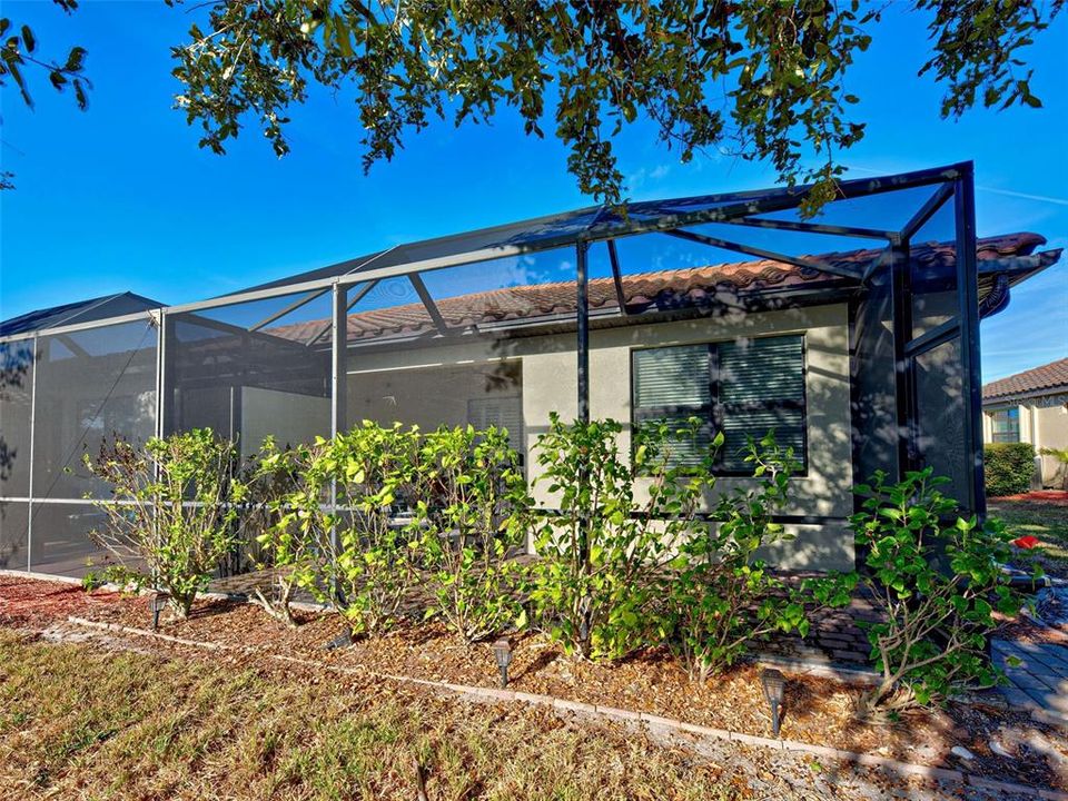 For Sale: $337,500 (2 beds, 2 baths, 1572 Square Feet)