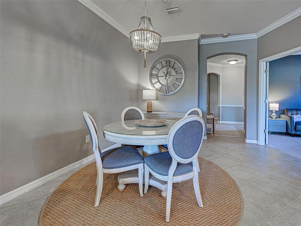 For Sale: $337,500 (2 beds, 2 baths, 1572 Square Feet)