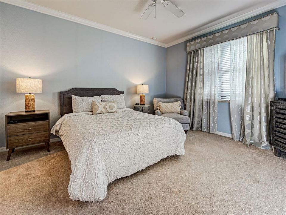 For Sale: $337,500 (2 beds, 2 baths, 1572 Square Feet)