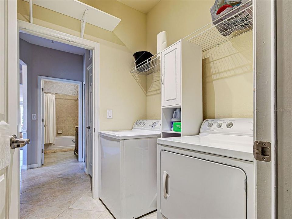 For Sale: $337,500 (2 beds, 2 baths, 1572 Square Feet)