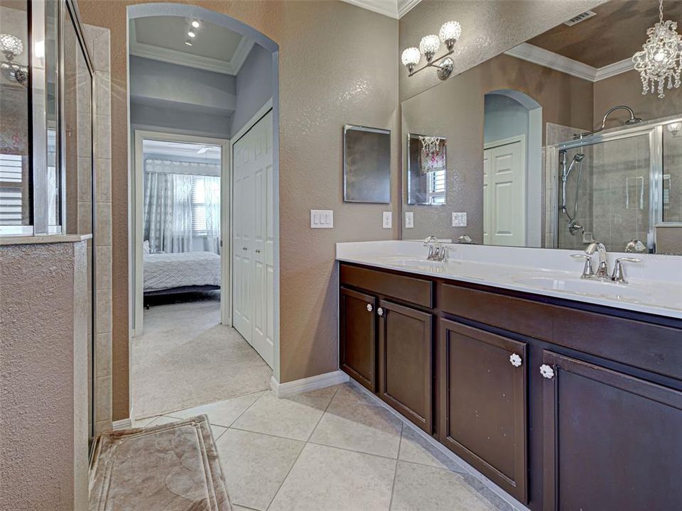 For Sale: $337,500 (2 beds, 2 baths, 1572 Square Feet)