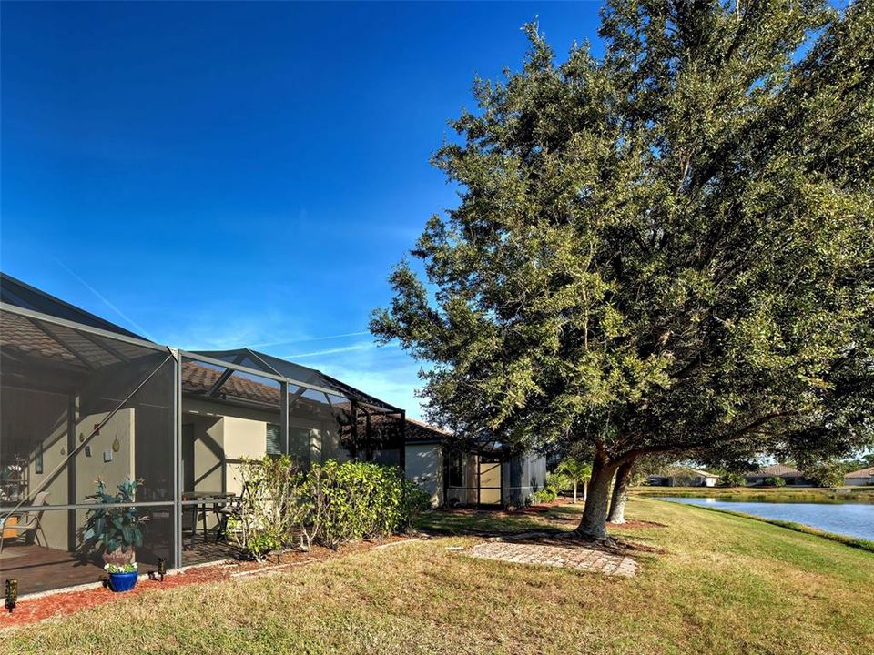 For Sale: $337,500 (2 beds, 2 baths, 1572 Square Feet)