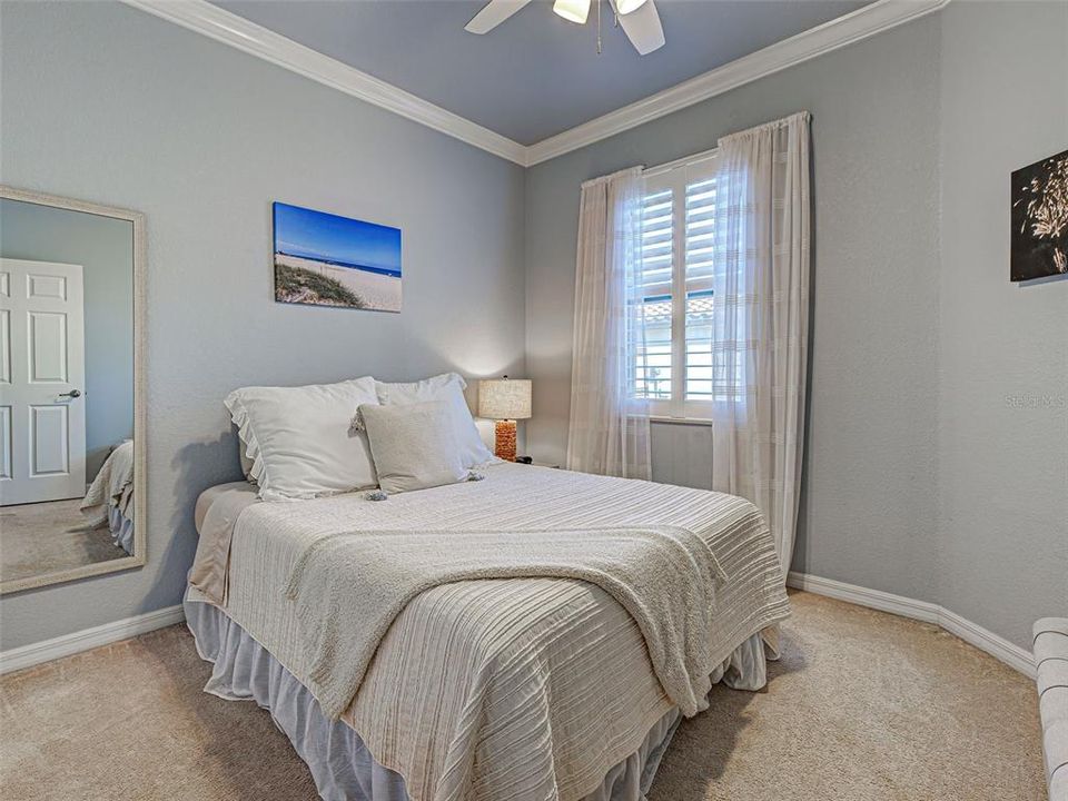 For Sale: $337,500 (2 beds, 2 baths, 1572 Square Feet)