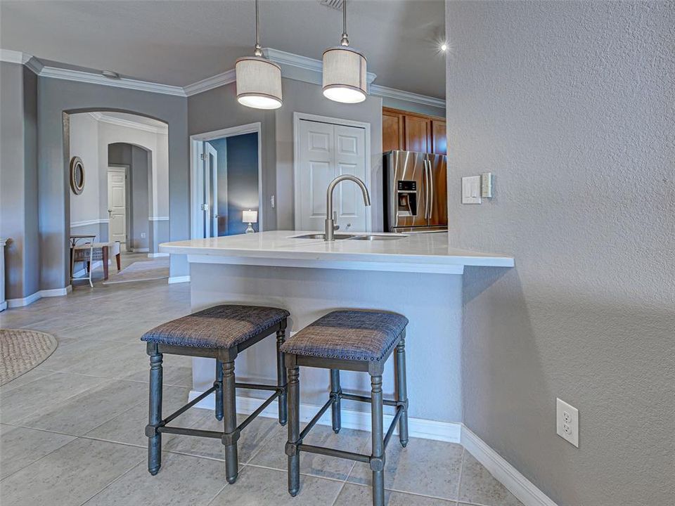 For Sale: $337,500 (2 beds, 2 baths, 1572 Square Feet)