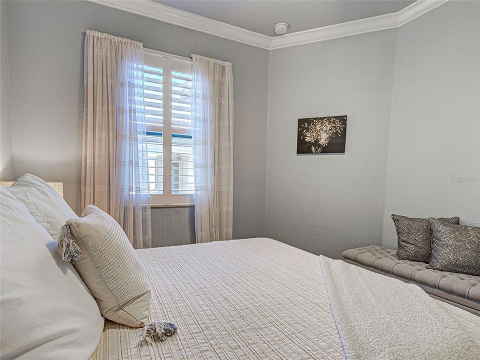 For Sale: $337,500 (2 beds, 2 baths, 1572 Square Feet)