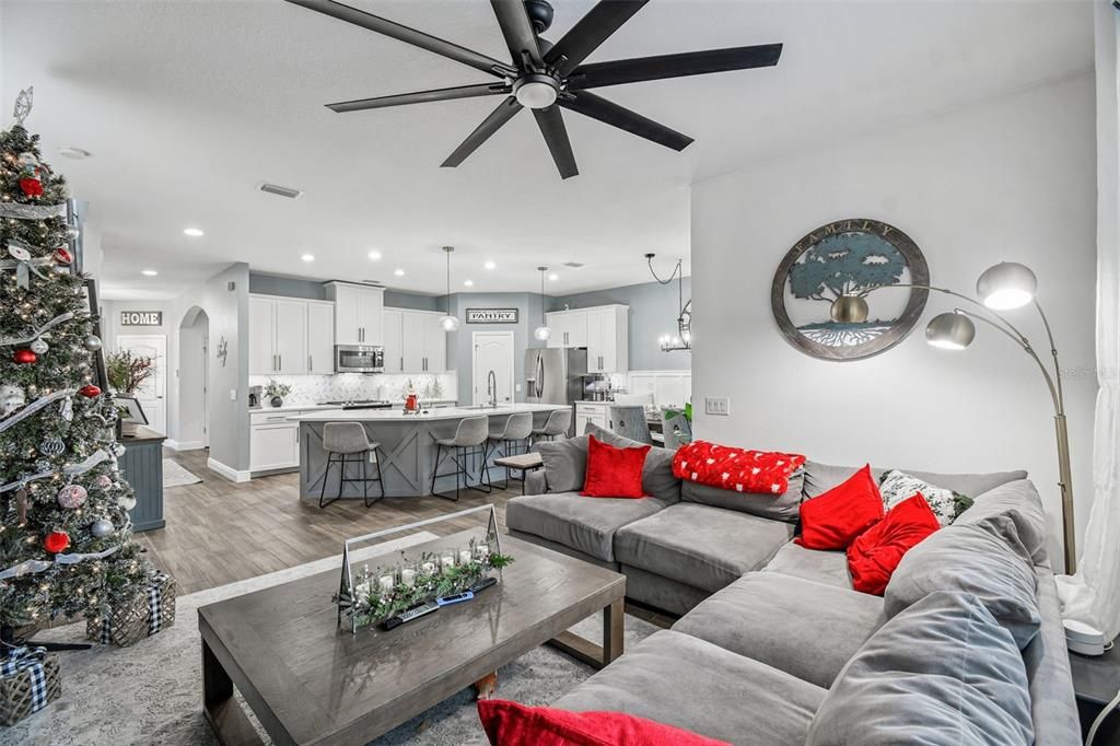 En Venta: $389,000 (3 camas, 2 baños, 2269 Pies cuadrados)