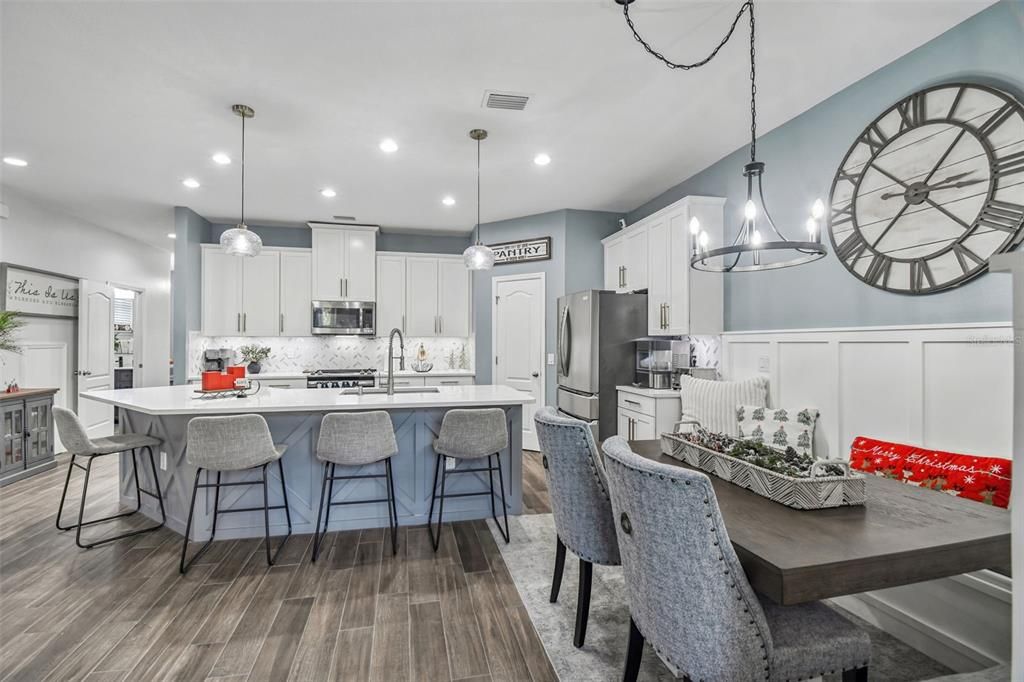 En Venta: $389,000 (3 camas, 2 baños, 2269 Pies cuadrados)