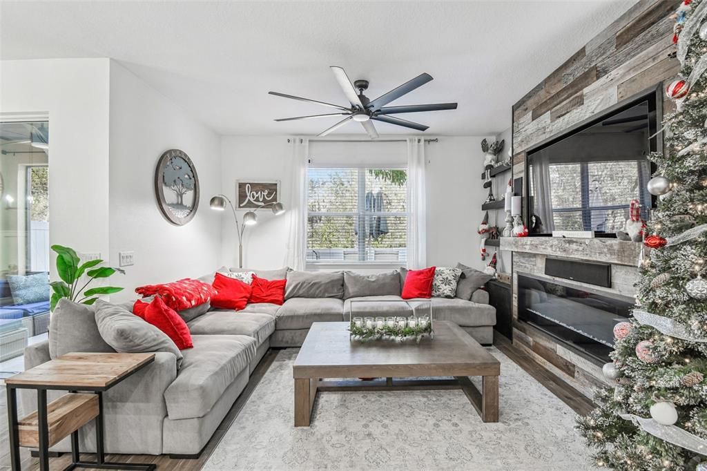 En Venta: $389,000 (3 camas, 2 baños, 2269 Pies cuadrados)