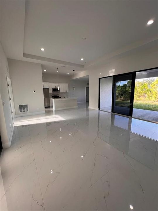 For Rent: $2,000 (3 beds, 2 baths, 1431 Square Feet)