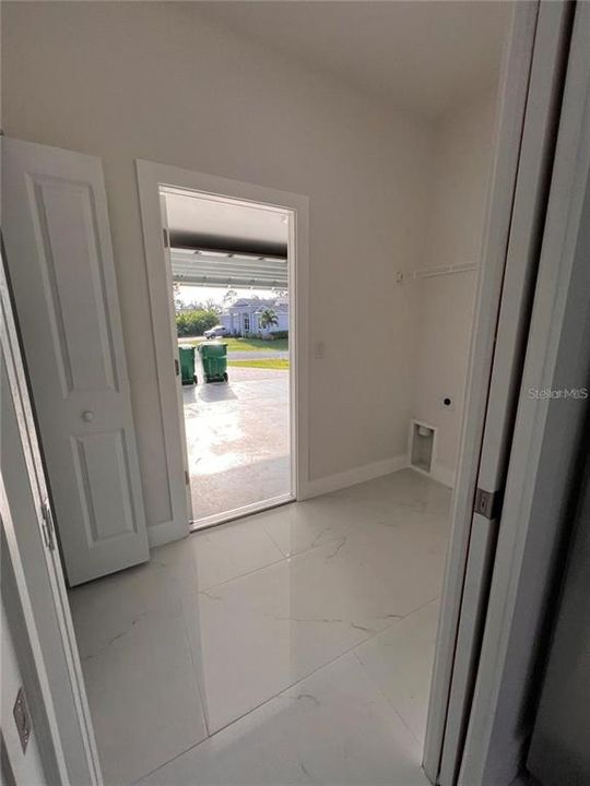 For Rent: $2,000 (3 beds, 2 baths, 1431 Square Feet)