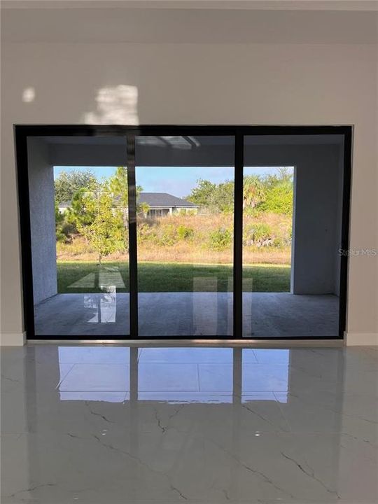 For Rent: $2,000 (3 beds, 2 baths, 1431 Square Feet)