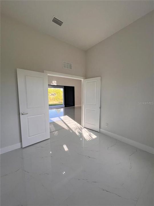 For Rent: $2,000 (3 beds, 2 baths, 1431 Square Feet)