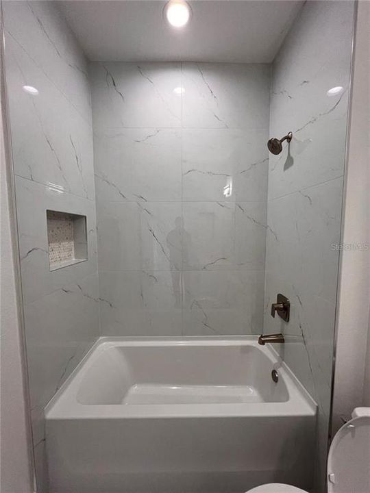 For Rent: $2,000 (3 beds, 2 baths, 1431 Square Feet)