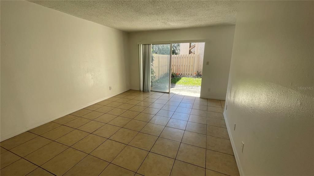 For Sale: $110,000 (1 beds, 1 baths, 707 Square Feet)