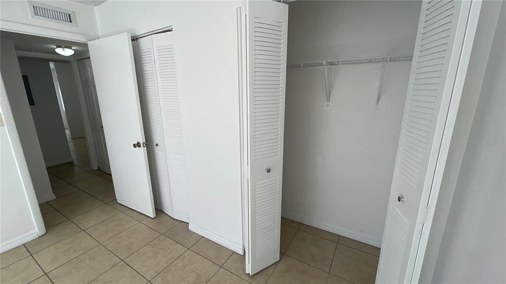 For Sale: $110,000 (1 beds, 1 baths, 707 Square Feet)