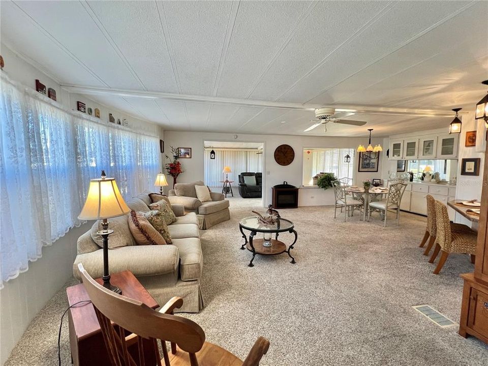 Active With Contract: $124,000 (2 beds, 2 baths, 1332 Square Feet)