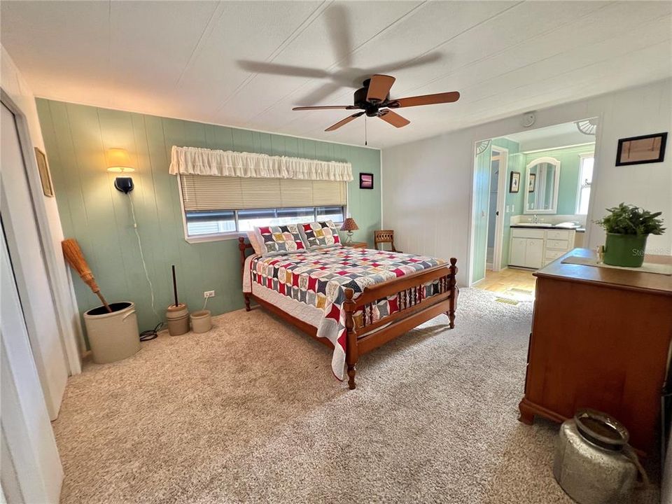 Active With Contract: $124,000 (2 beds, 2 baths, 1332 Square Feet)