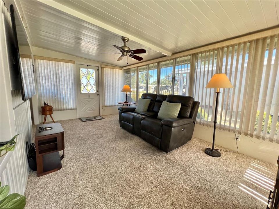 Active With Contract: $124,000 (2 beds, 2 baths, 1332 Square Feet)