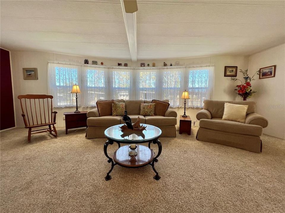 Active With Contract: $124,000 (2 beds, 2 baths, 1332 Square Feet)