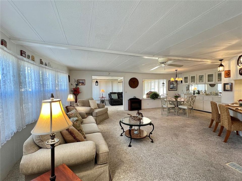 Active With Contract: $124,000 (2 beds, 2 baths, 1332 Square Feet)