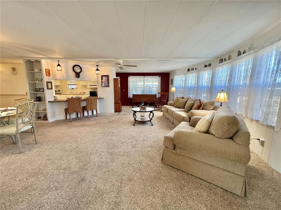 Active With Contract: $124,000 (2 beds, 2 baths, 1332 Square Feet)