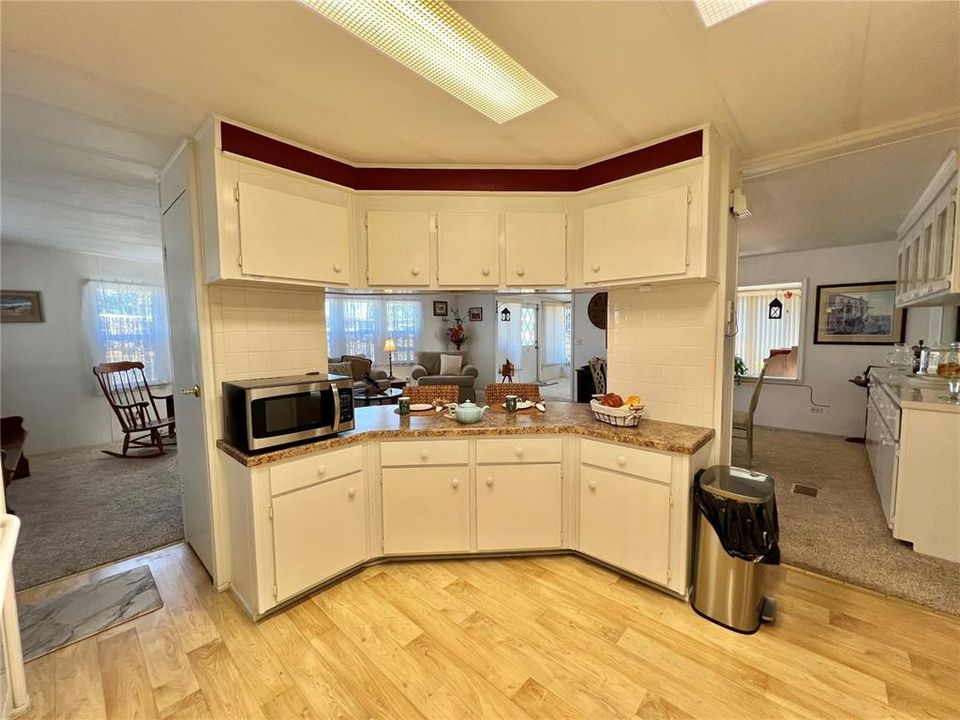 Active With Contract: $124,000 (2 beds, 2 baths, 1332 Square Feet)