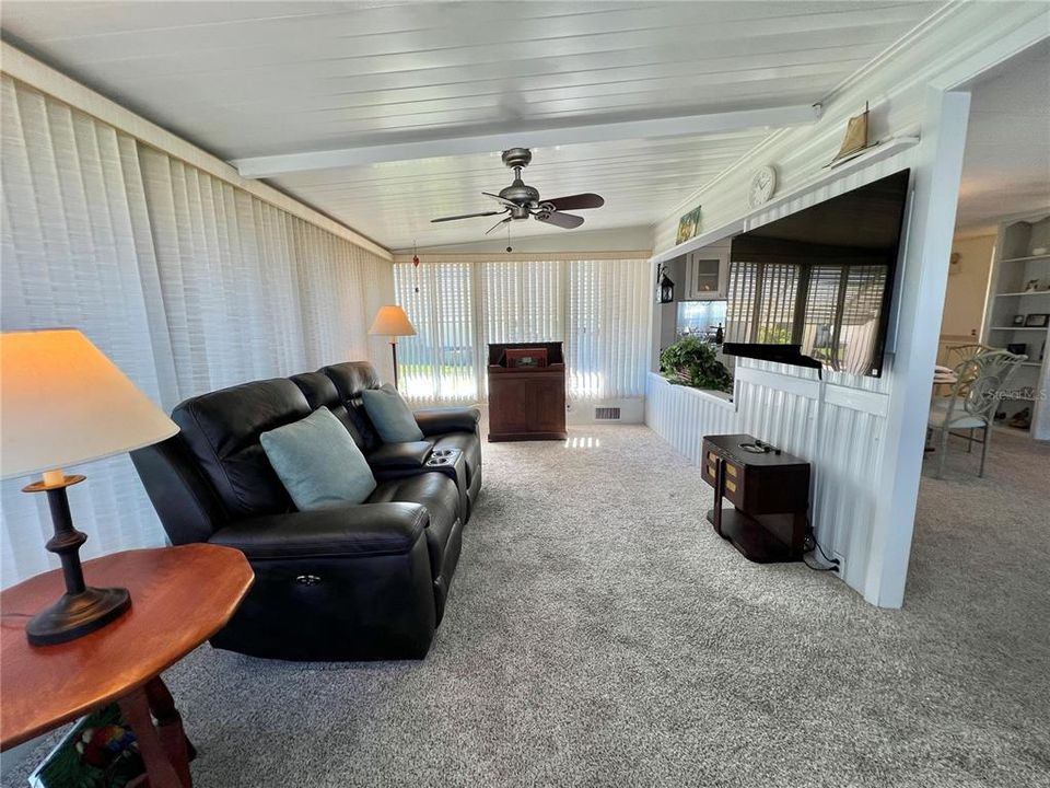 Active With Contract: $124,000 (2 beds, 2 baths, 1332 Square Feet)