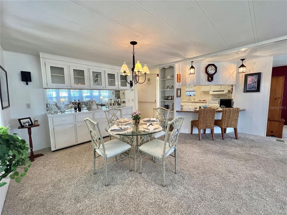 Active With Contract: $124,000 (2 beds, 2 baths, 1332 Square Feet)