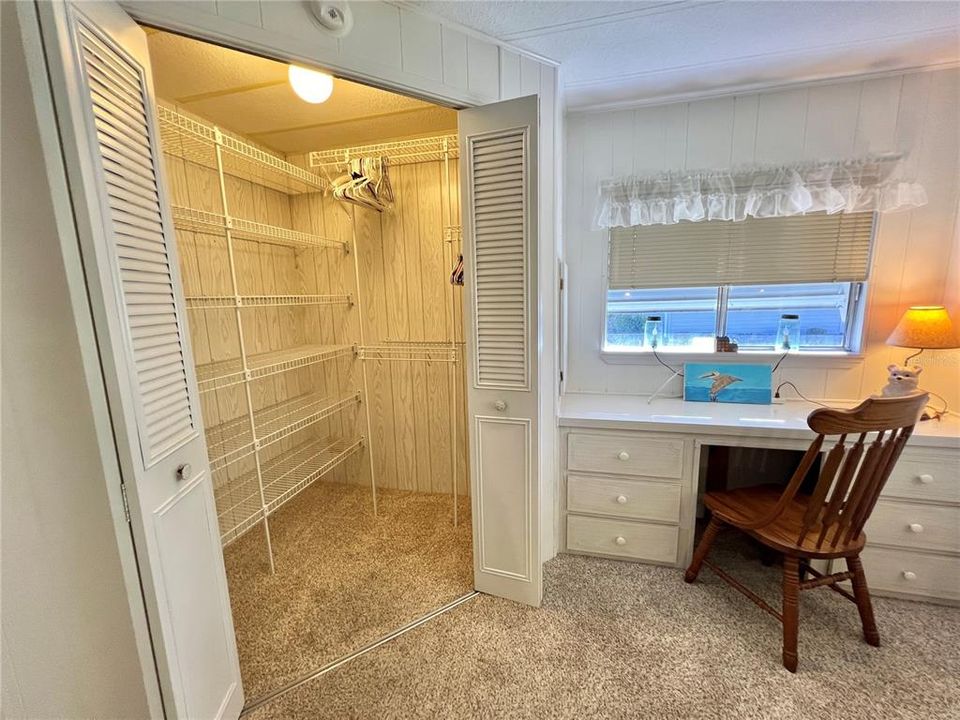 Active With Contract: $124,000 (2 beds, 2 baths, 1332 Square Feet)