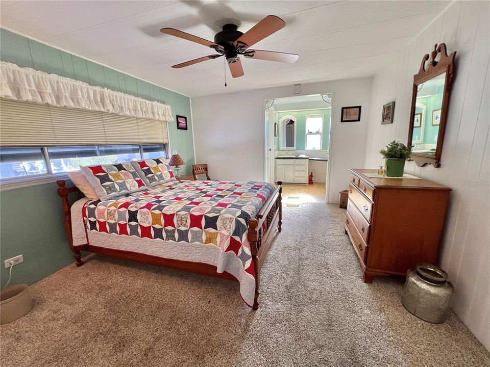 Active With Contract: $124,000 (2 beds, 2 baths, 1332 Square Feet)