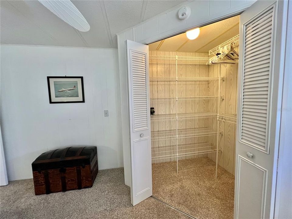 Active With Contract: $124,000 (2 beds, 2 baths, 1332 Square Feet)