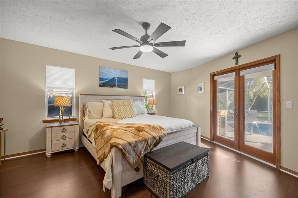 For Sale: $389,900 (3 beds, 2 baths, 2011 Square Feet)