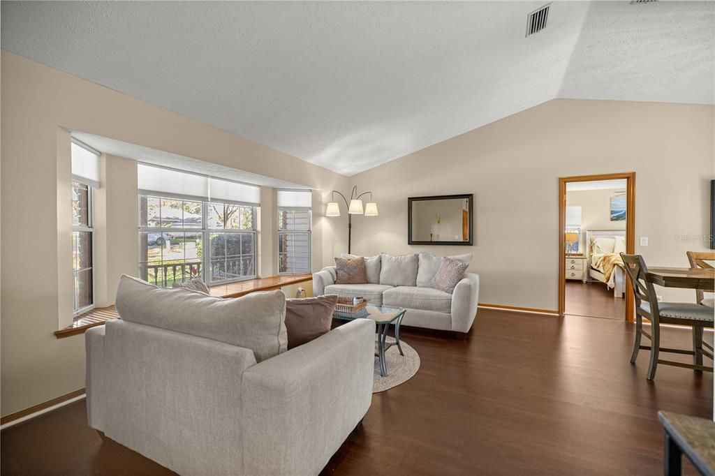 For Sale: $389,900 (3 beds, 2 baths, 2011 Square Feet)