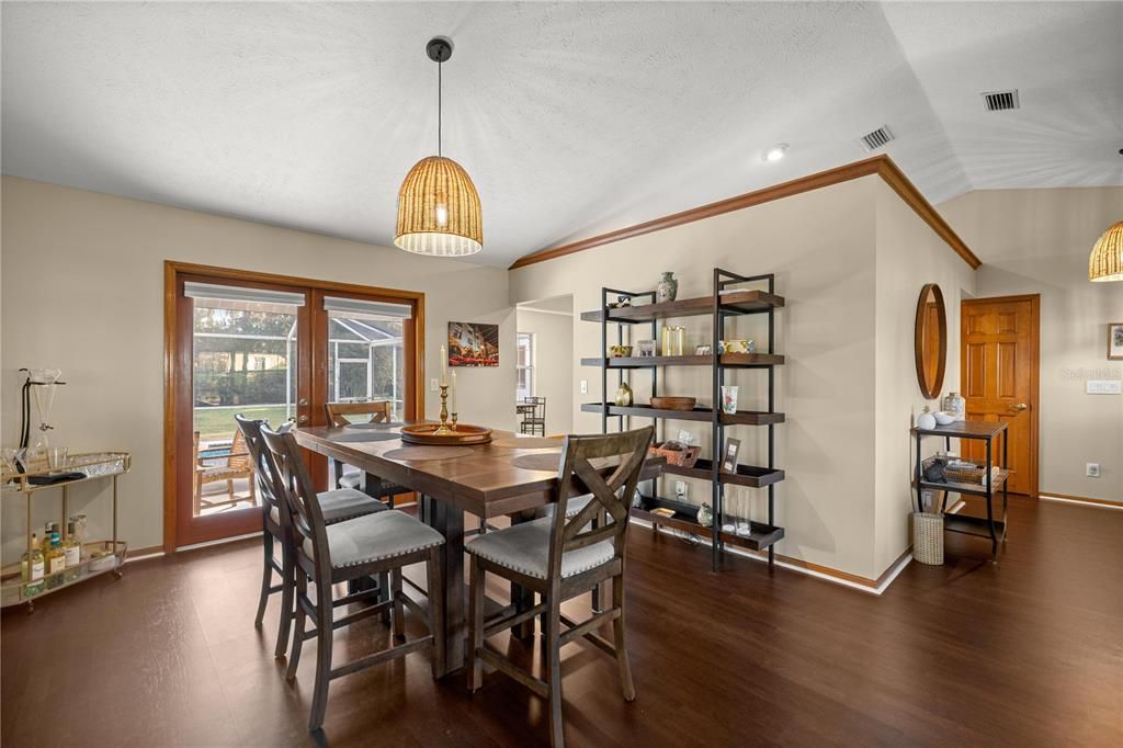 For Sale: $389,900 (3 beds, 2 baths, 2011 Square Feet)